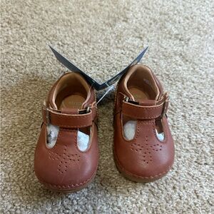 Stride Rite Tan Baby Walker Shoes- size 3